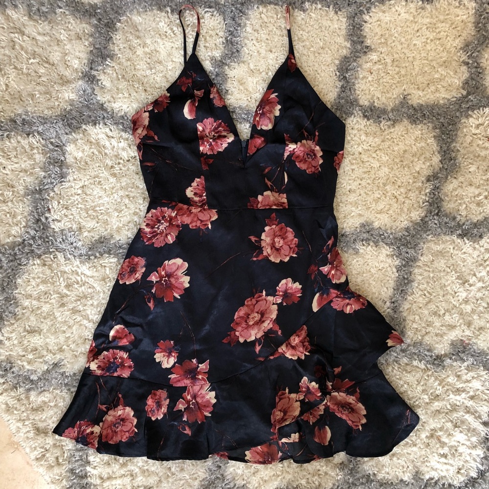 🆕Satin Floral Mini Dress - Picture 2 of 3